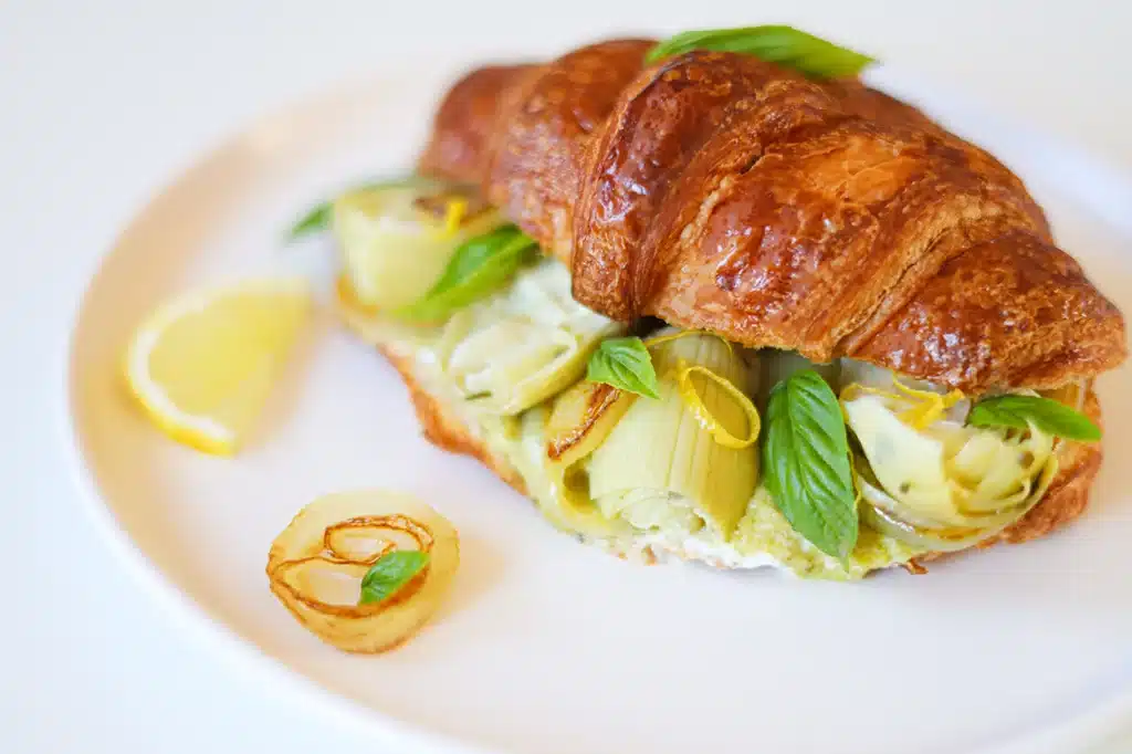 Croissant-tartinable-asperge-et-coeurs-dartichauts