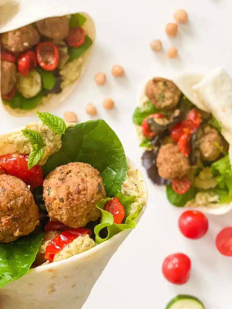 Wraps-houmous-citron-coriandre-tomates-confites-et-bouchees-vegetariennes