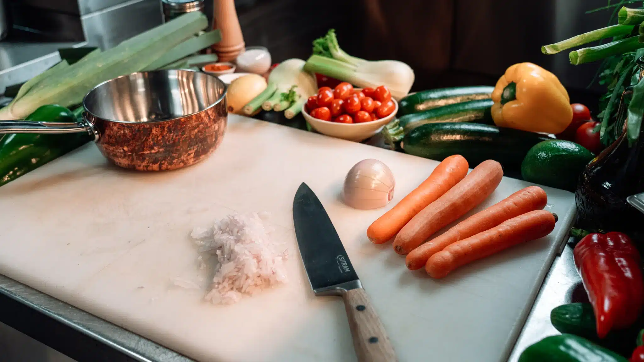 sudnsol-legumes-haches-couteau-cuisine